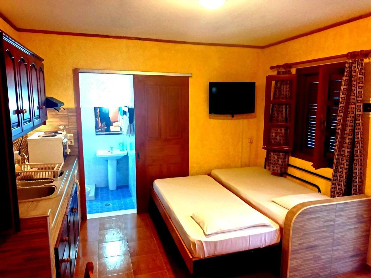 Sunrise Apartments パレカストロ エクステリア 写真